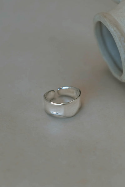 Irregular thin ring